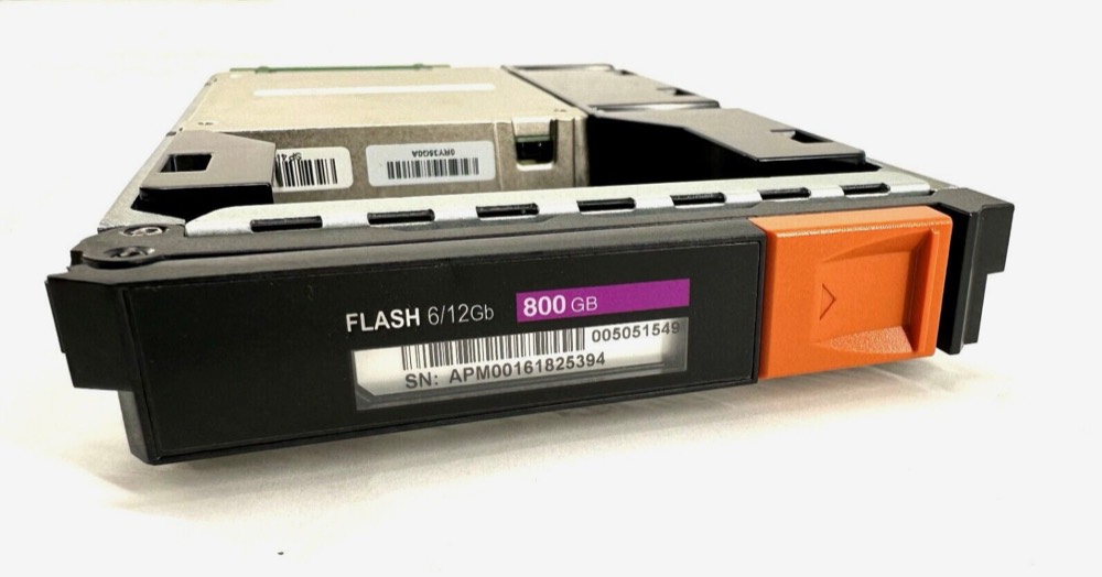 SSD-накопитель 005051549 800GB ME SAS 12Gbps 3.5" 520 B 12 EMC 118033291-01 SSD HD — фото 1