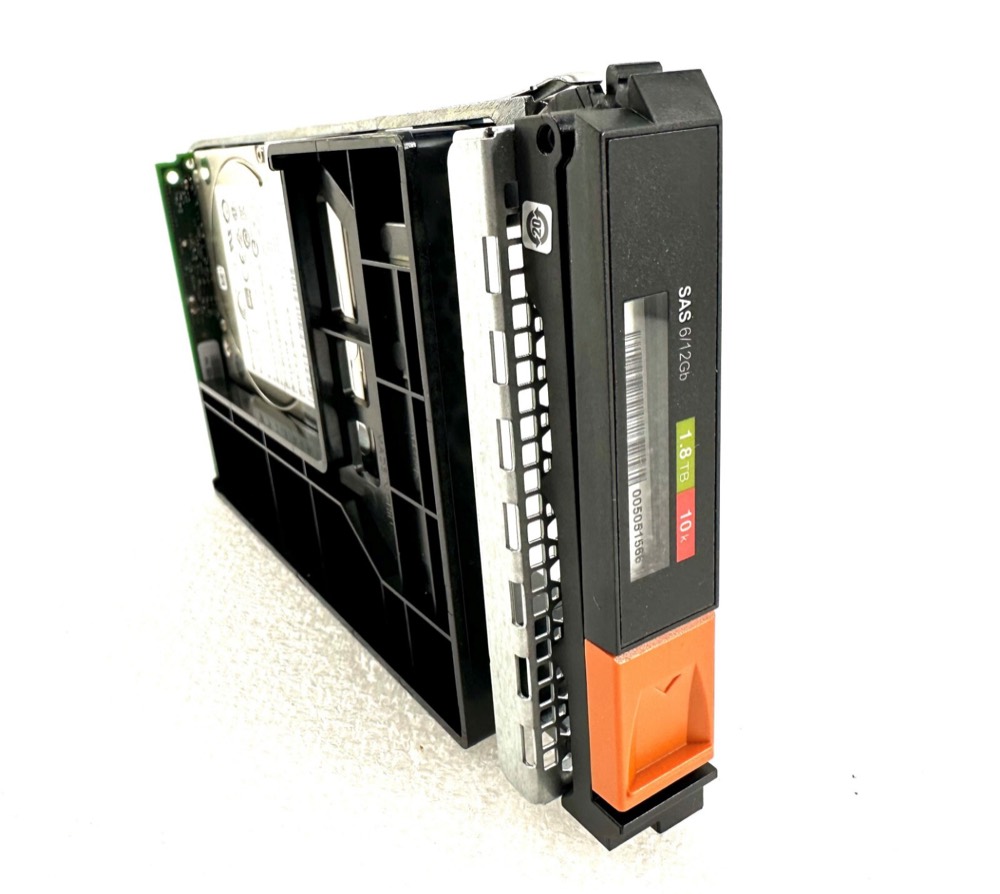 Жёсткий диск 005051566 1.8Tb 10K 3.5 SAS EMC 118000458-02 12G 4160 B 12 DV D3-PS10 HDD — фото 1