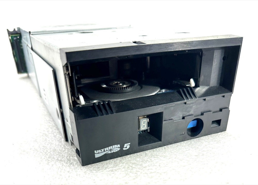 Компонент 00V6727 3588-F5A IBM TS1040 LTO Ultrium5 FC Tape Drive FC 46X2550 45E9083 — фото 1