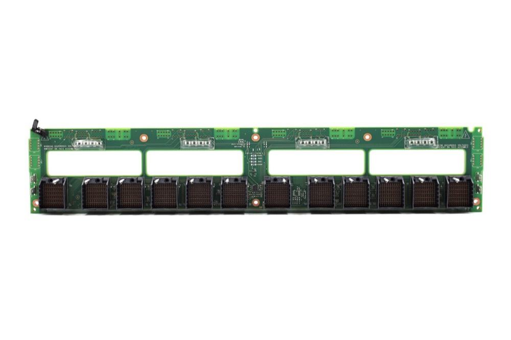 Бэкплейн EMC TRPE Control Power Distributor Backplane Board P/N: 303-094-001B Tested — фото 3