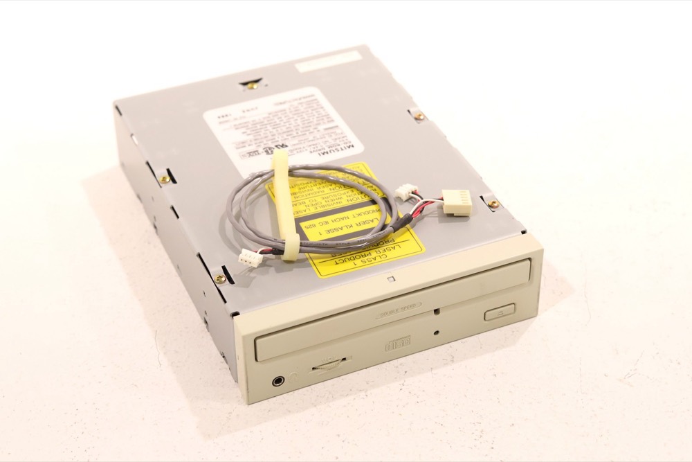 Компонент Mitsumi 40-Pin Double Speed IDE 5.25" Vintage CD-ROM Drive P/N: CRMC-FX001D — фото 1