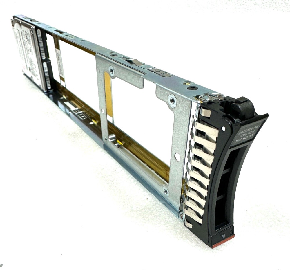 Компонент 44X3207 90Y7647 0B26015 IBM 300GB 10K 6G 2.5 SAS SFF W/ TRAY V7000 FLEX SYSTEM — фото 1