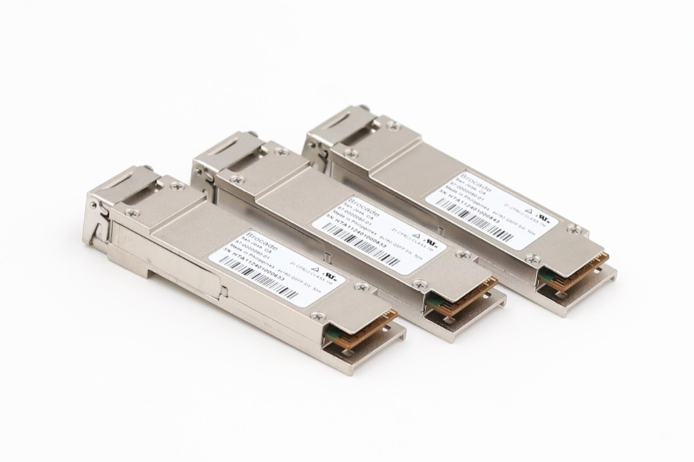 Трансивер Lot of 3 Brocade 4x16G QSFP SW 50M Transceiver Module P/N: 57-0000090-01 Tested — фото 1