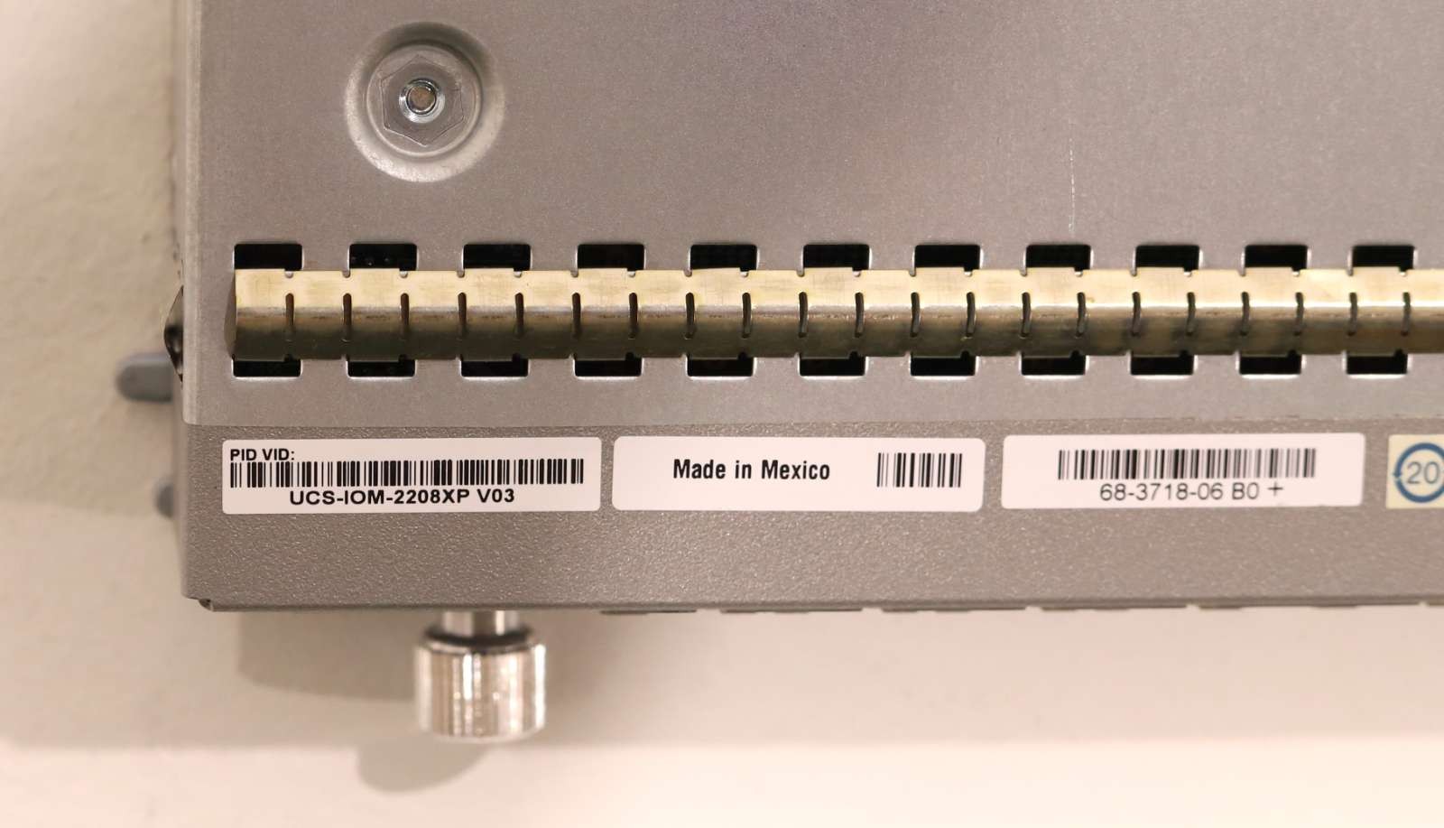 Трансивер Cisco UCS 5108 8-Port 10GbE SFP+ Fabric Extender P/N: UCS-IOM-2208XP V03 Tested — фото 3