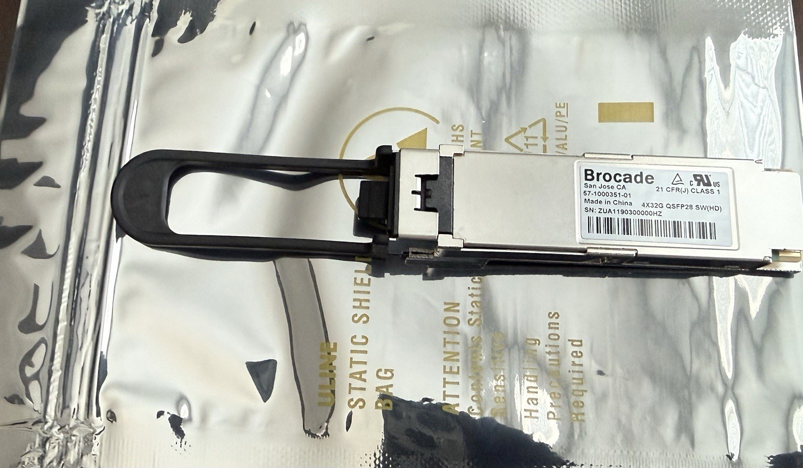 Трансивер Brocade 57-1000351-01 QSFP 32G FC SWL (XBR-000275) — фото 1