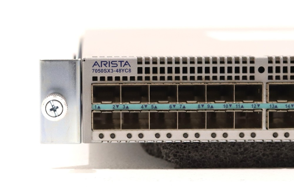 Коммутатор Arista 7050X3 Series 48x25GbE 8x100GbE Network Switch P/N: DCS-7050SX3-48YC8 — фото 2
