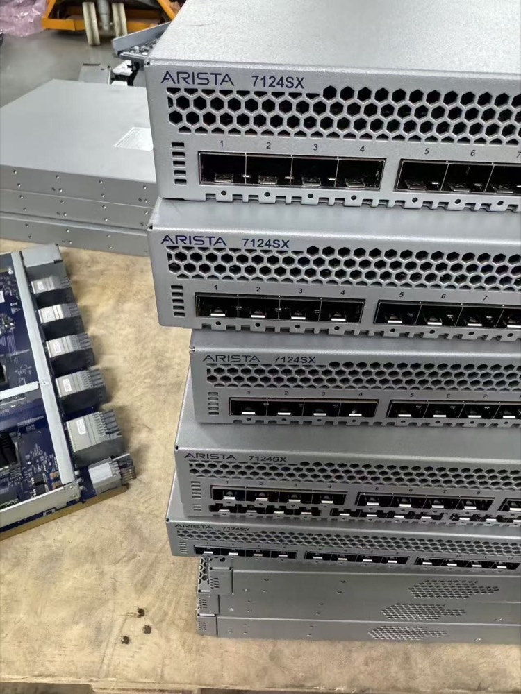 Оборудование Cisco 7124SX — фото 1