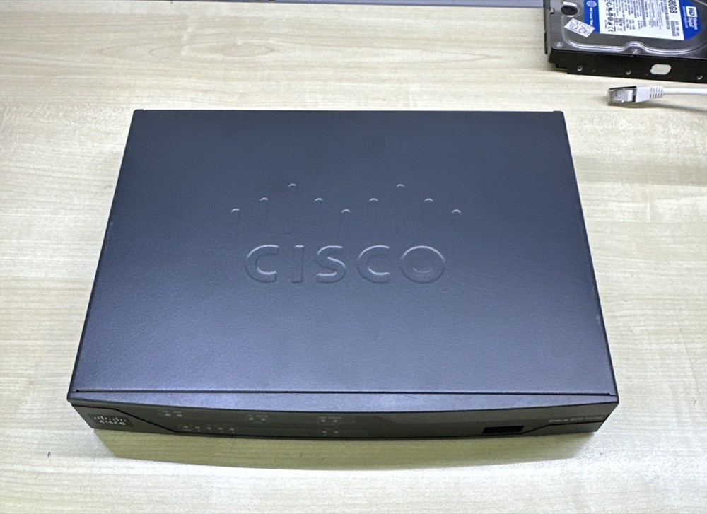 Маршрутизатор CISCO 887VA-K9 — фото 1