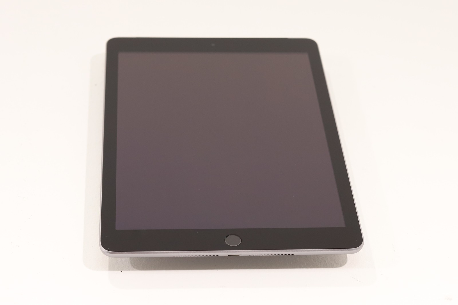Компонент Apple iPad 5th Gen A1823 9.7" 128GB 98% Health Apple A9 Chip P/N: MP2D2LL/A — фото 2