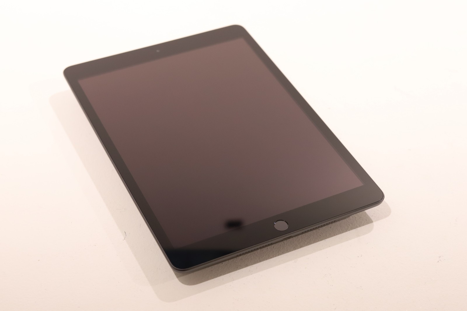 Компонент Apple iPad 8th Gen A2428 10.2" 3GB RAM 128GB A12 Bionic Chip iPad P/N: MYN72LL/A — фото 1