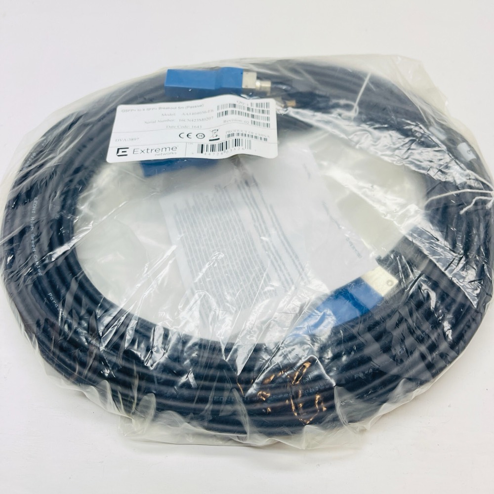 Трансивер AA1404036-E6 New Extreme Networks 5M QSFP+ To 4 SFP+ Passive Breakout Copper — фото 1