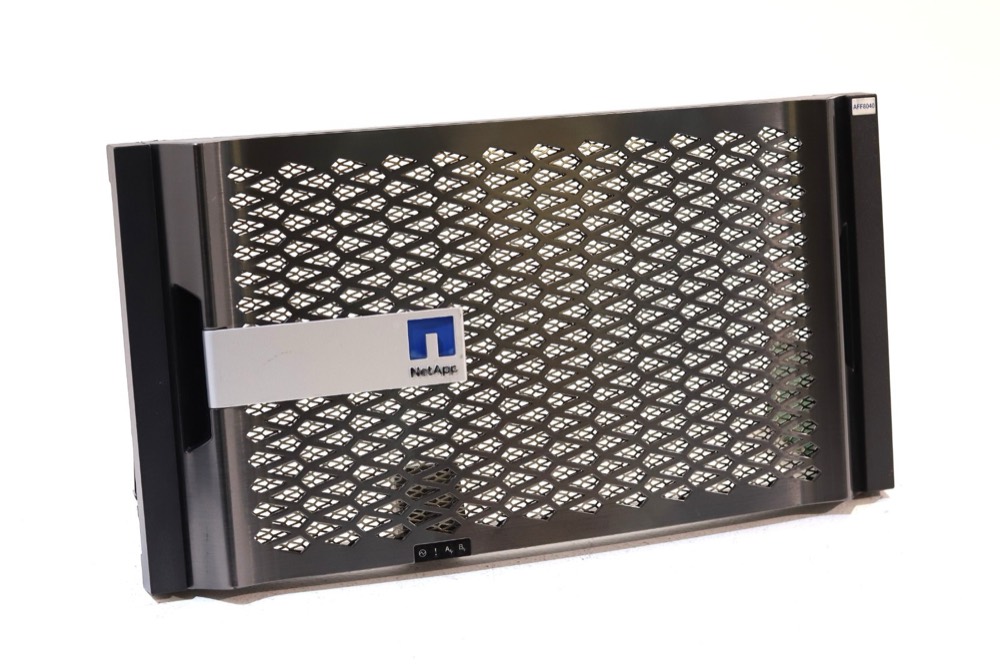 Запчасть ноутбука NetApp AFF8000 Series Front Bezel Faceplate P/N: 111-01220+A0 Tested Working — фото 1
