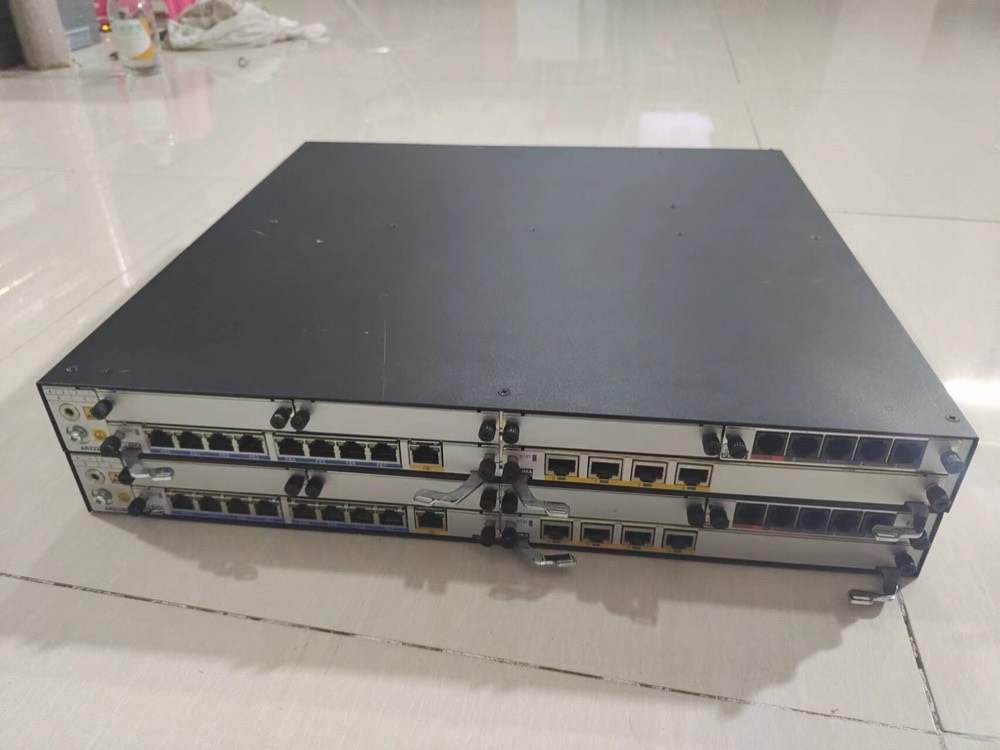 Маршрутизатор Huawei AR2200 — фото 2