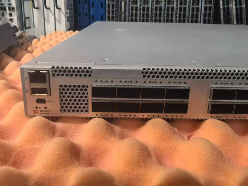 Оборудование Cisco BR-SLX-9240-32C-AC-F — фото 2
