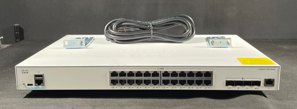 Коммутатор Cisco C1300-24XT — фото 1
