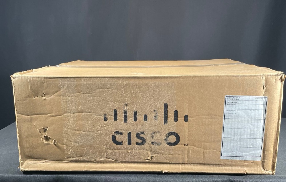 Маршрутизатор Cisco C8300-2N2S-6T — фото 1