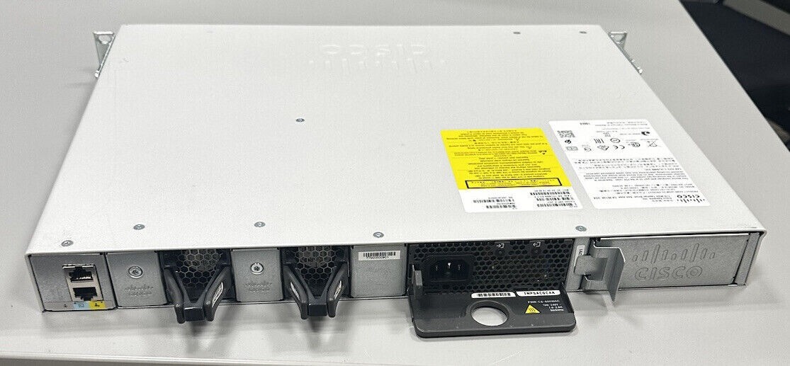 Коммутатор Cisco C9200-24P-A — фото 2