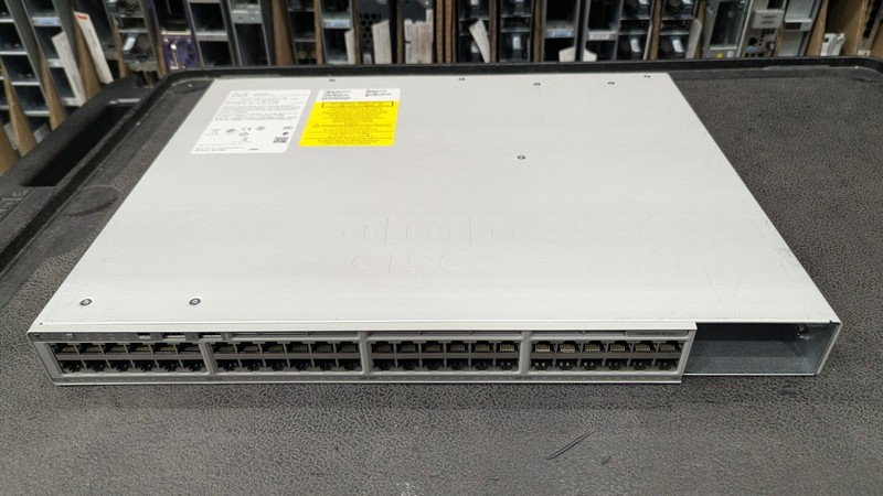 Коммутатор Cisco C9200-48P-E — фото 1