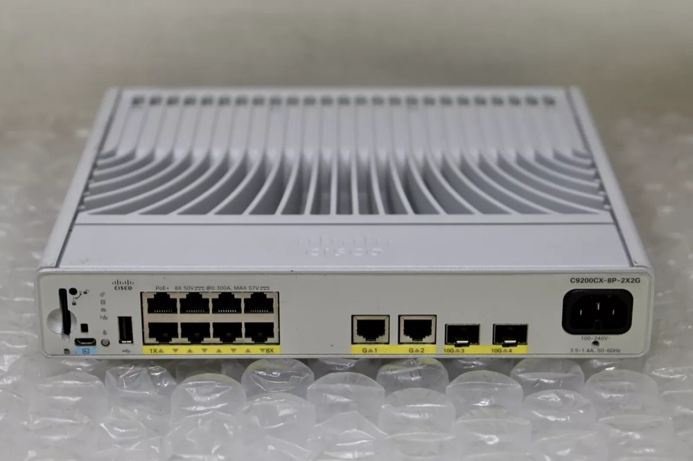 Коммутатор Cisco C9200CX-8P-2X2G-A — фото 1