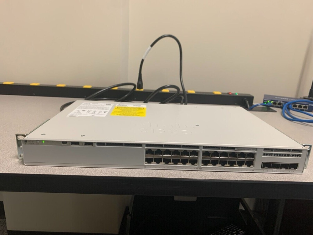 Коммутатор Cisco C9200L-24P-4G-E — фото 2
