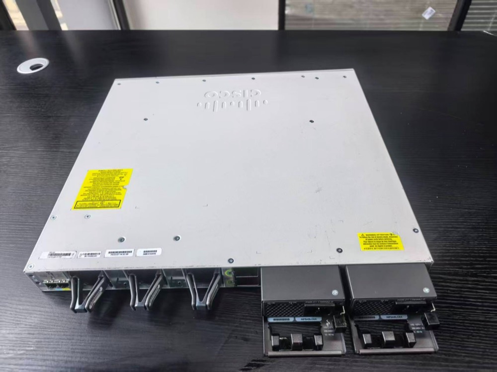 Коммутатор Cisco C9300-24H-A — фото 1