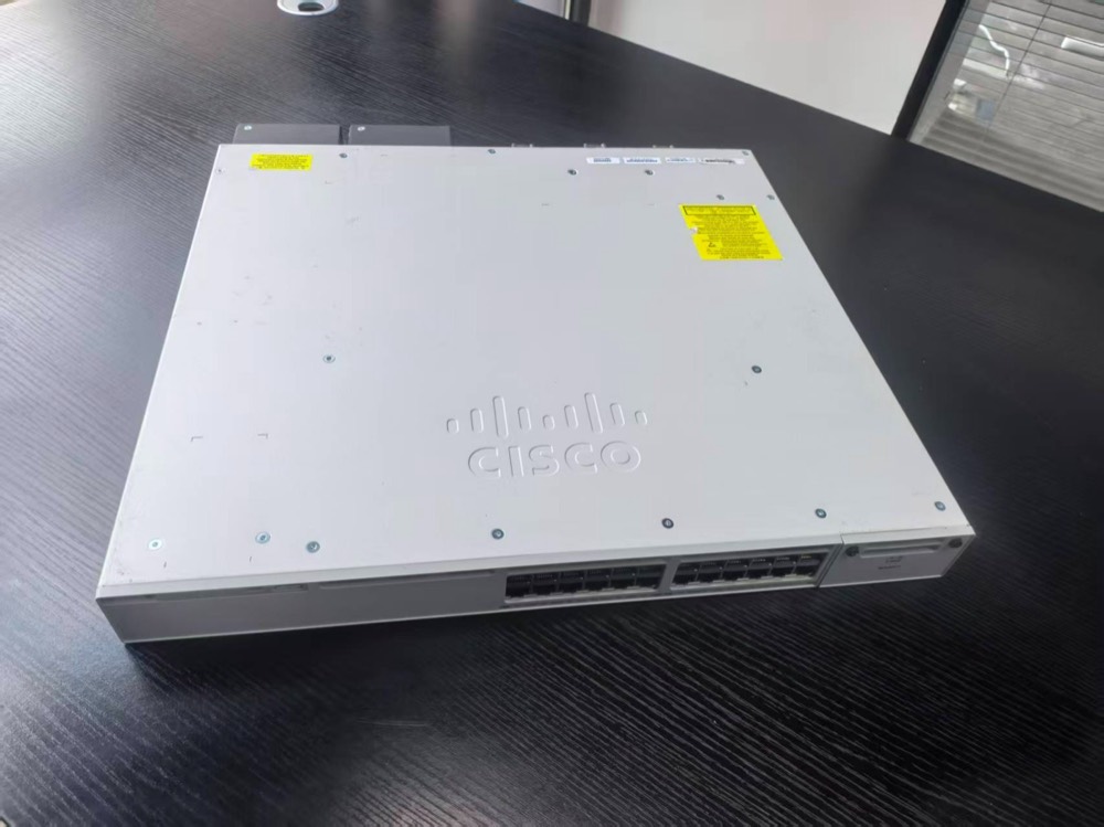 Коммутатор Cisco C9300-24H-A — фото 2