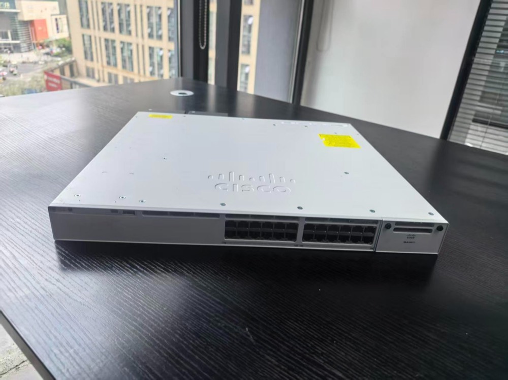 Коммутатор Cisco C9300-24H-A — фото 3