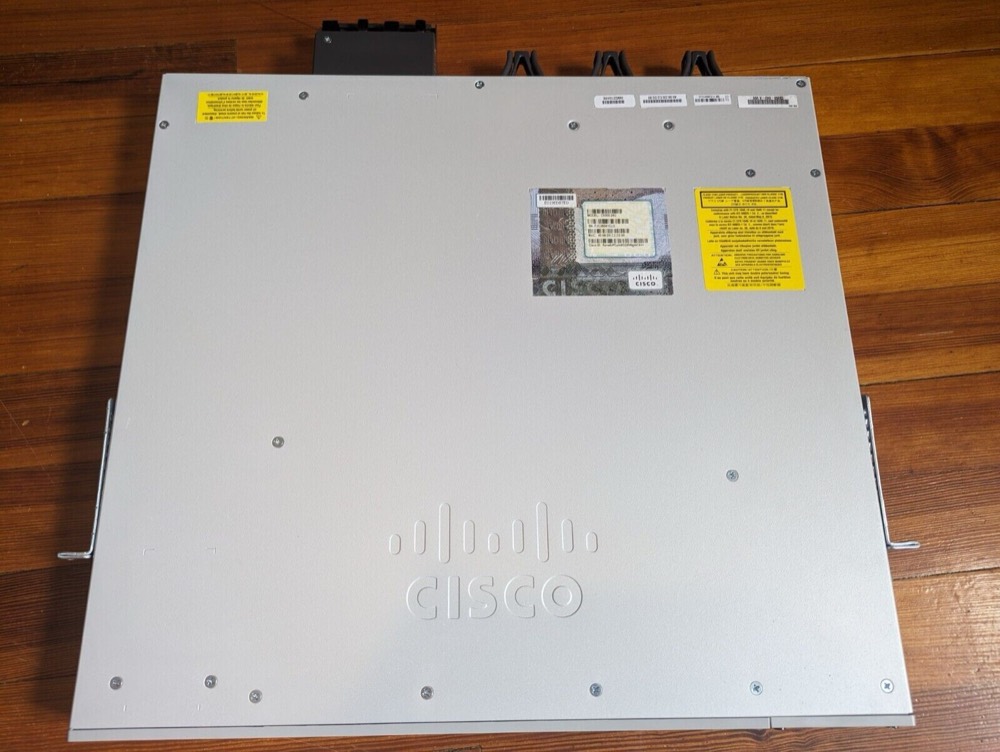 Коммутатор Cisco C9300-24P-A — фото 3