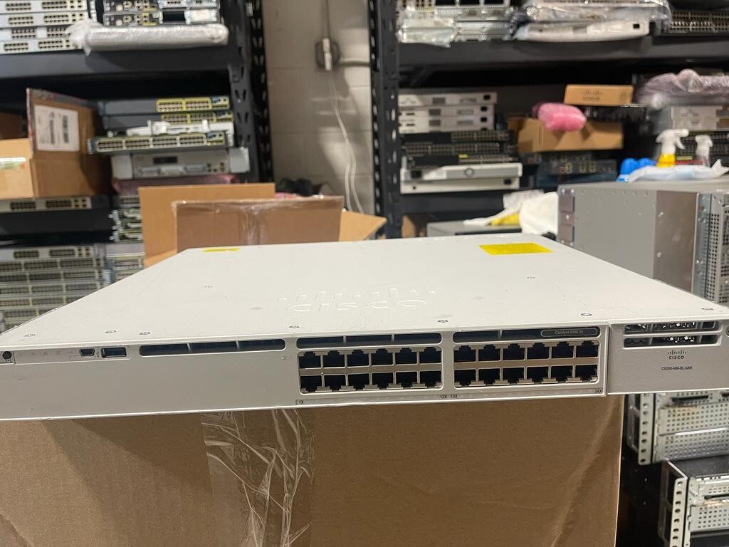 Коммутатор Cisco C9300-24T-E — фото 1