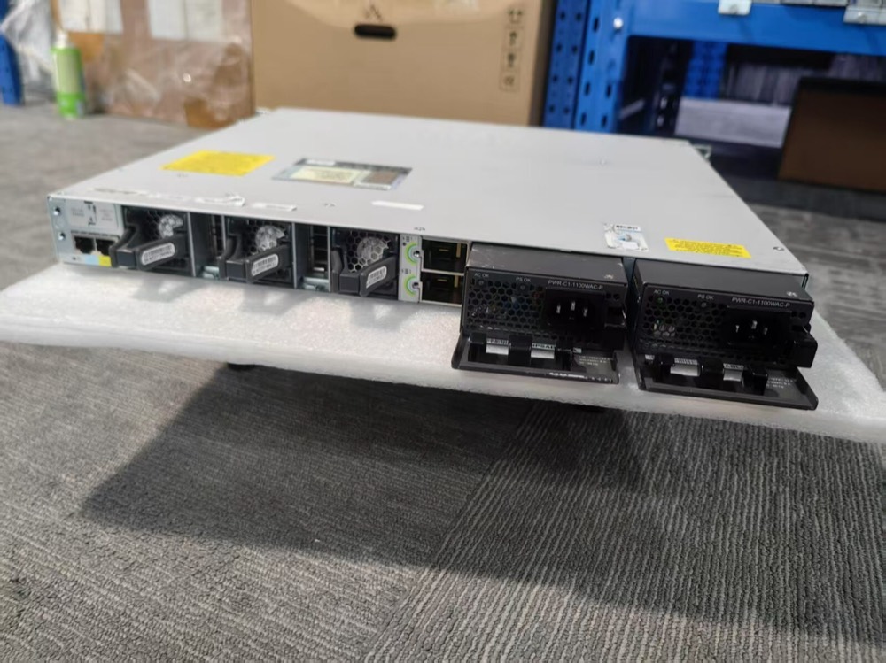 Коммутатор Cisco C9300-24U-A — фото 4