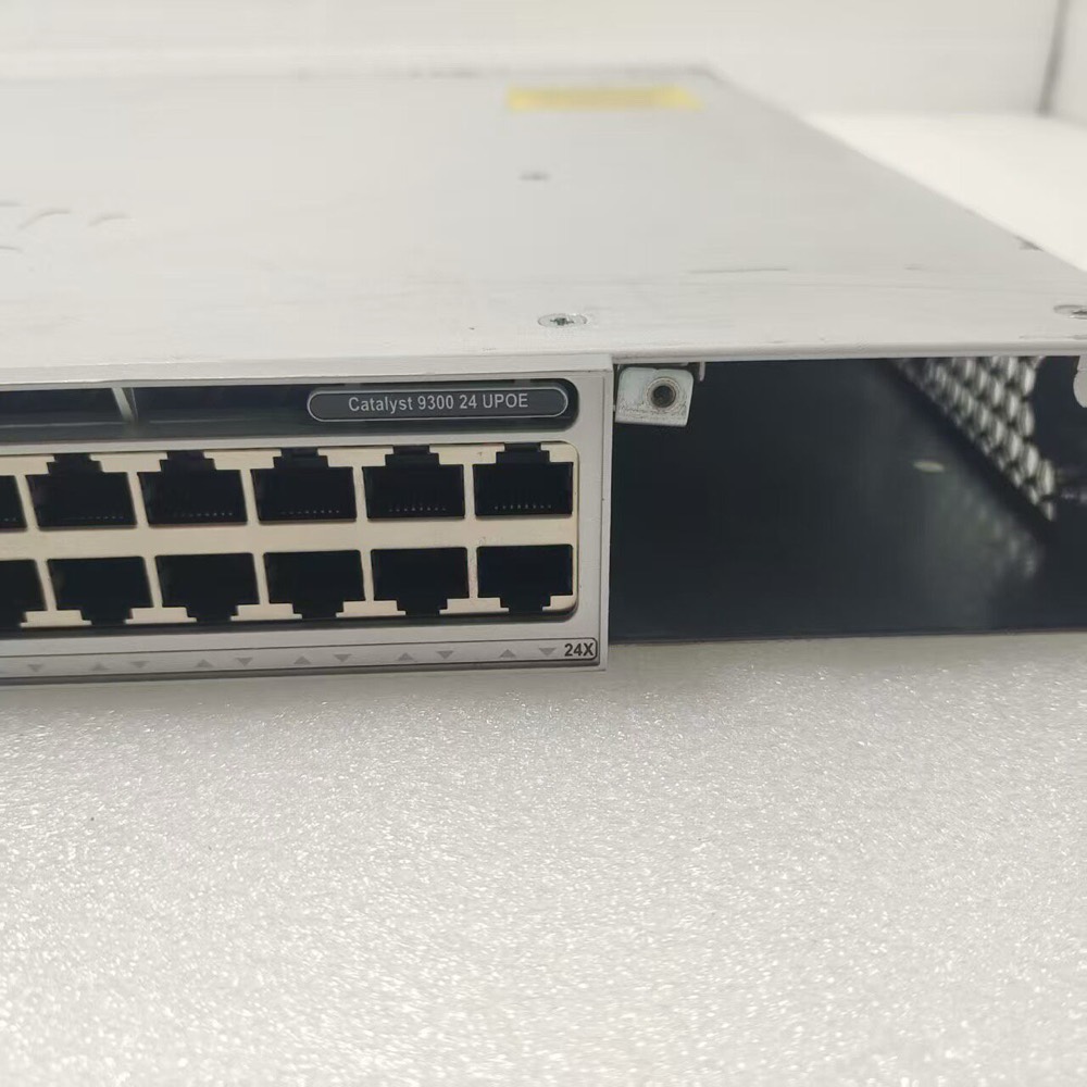 Коммутатор Cisco C9300-24U-S — фото 1