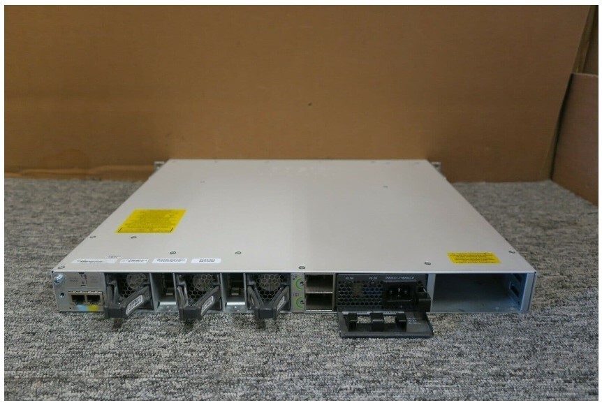 Коммутатор Cisco C9300-48P-A — фото 2