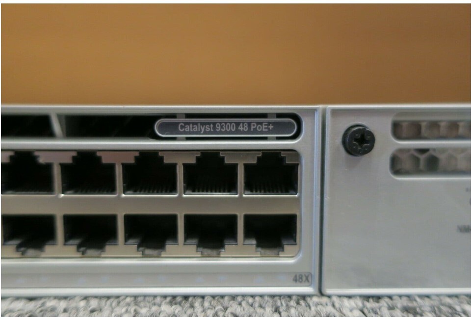 Коммутатор Cisco C9300-48P-A — фото 3