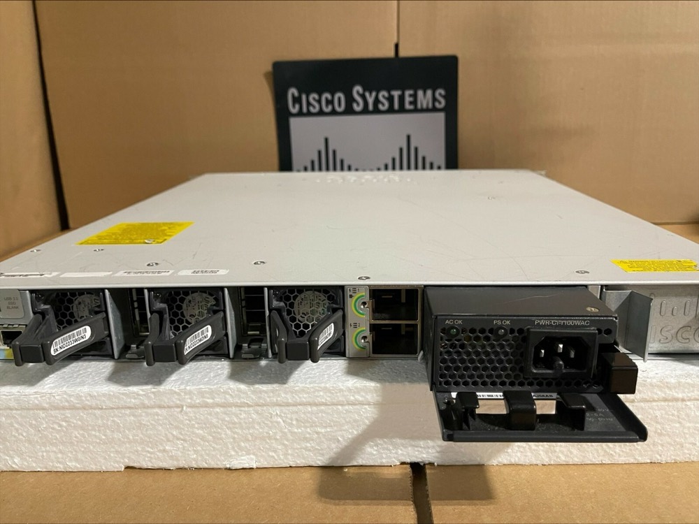 Коммутатор Cisco C9300-48UXM-A — фото 2