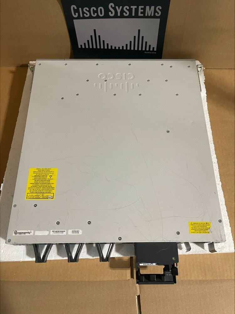 Коммутатор Cisco C9300-48UXM-A — фото 3