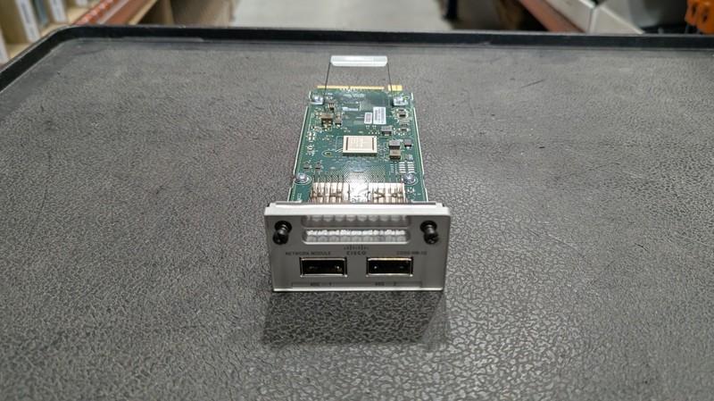 Коммутатор Cisco C9300-NM-2Q — фото 1