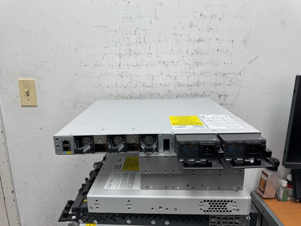 Коммутатор Cisco C9300L-48PF-4X-A — фото 2