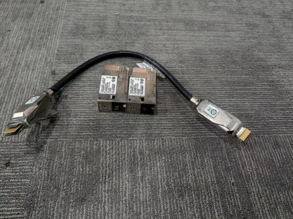 Коммутатор Cisco C9300L-STACK-KIT — фото 2
