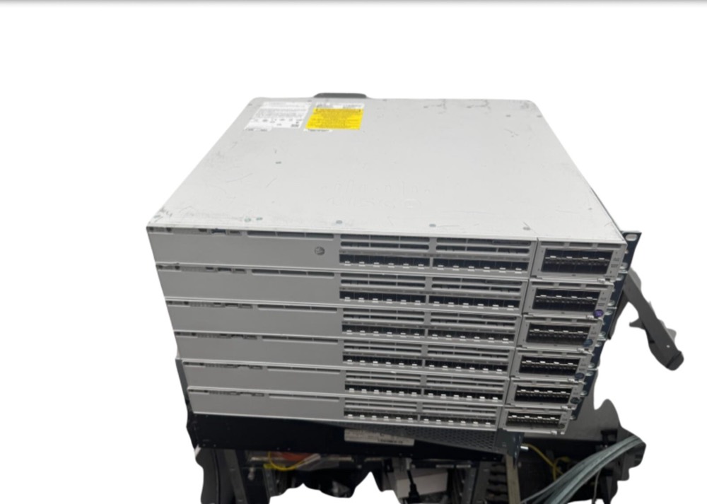 Коммутатор Cisco C9300X-12Y-A — фото 1