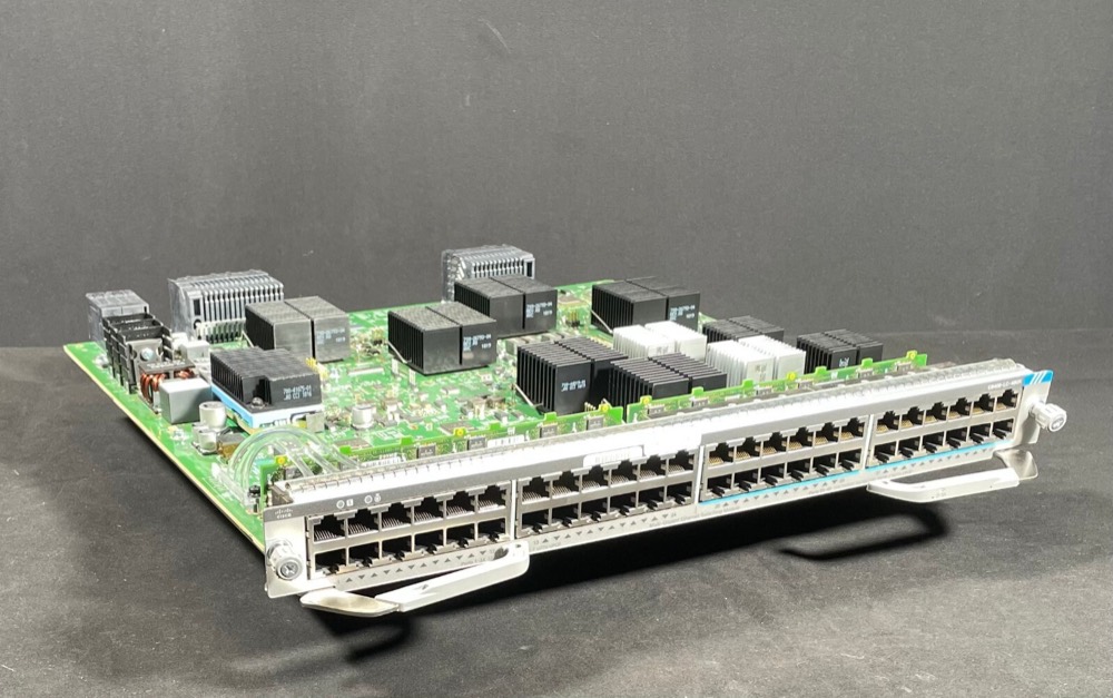 Коммутатор Cisco C9400-LC-48UX — фото 2