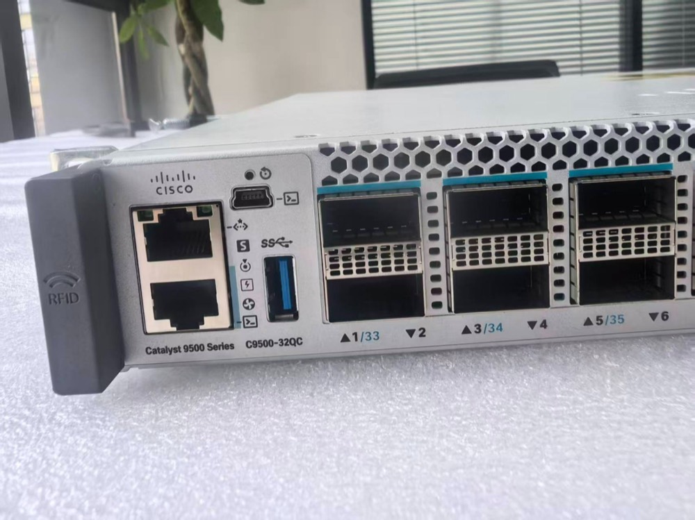 Коммутатор Cisco C9500-32QC-A — фото 2