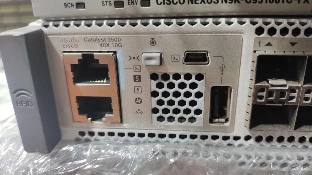 Коммутатор Cisco C9500-40X-A — фото 1