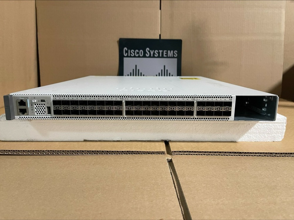 Коммутатор Cisco C9500-40X-E — фото 1