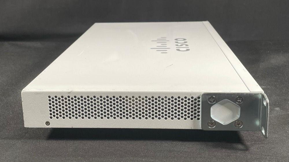 Оборудование Cisco CBS220-24P-4X — фото 3