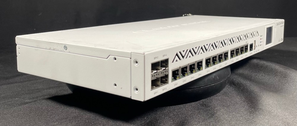 Маршрутизатор Cisco CCR1036-12G-4S — фото 2