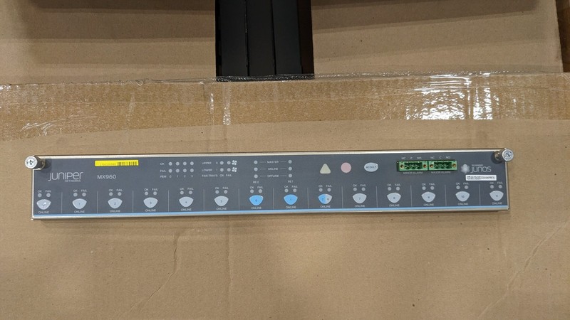 Маршрутизатор Juniper CRAFT-MX960-S MX960 Craft Interface Panel — фото 1
