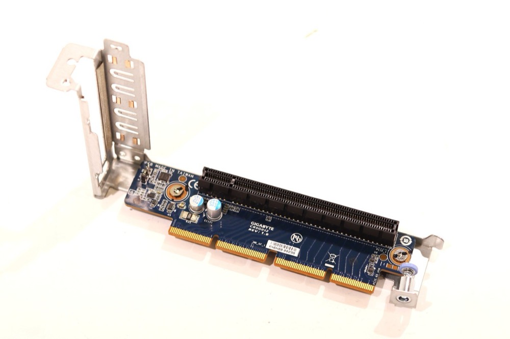 Райзер Gigabyte PCIe Riser Card with Bracket P/N: CRSG012 Tested Working — фото 2