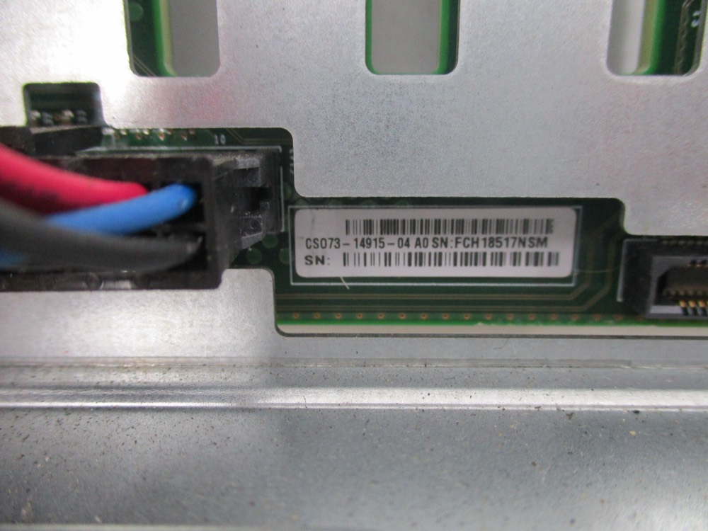 Бэкплейн Cisco CS073-14915-04 24-Bay HDD 2U-2_5BP Backplane P/N: 001ANL00-000-G Tested — фото 2