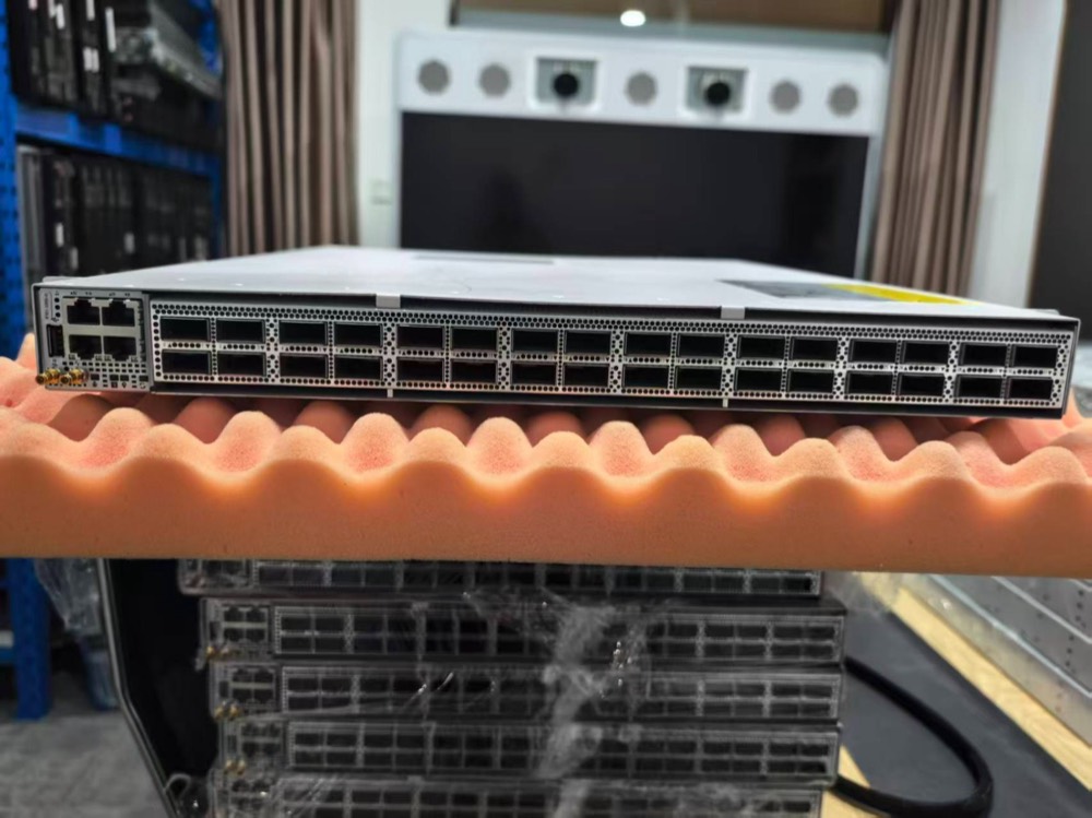 Оборудование Cisco Cisco8101-32FH-O — фото 4