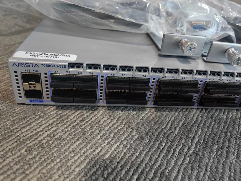 Коммутатор Arista DCS-7050CX3-32S-R — фото 3